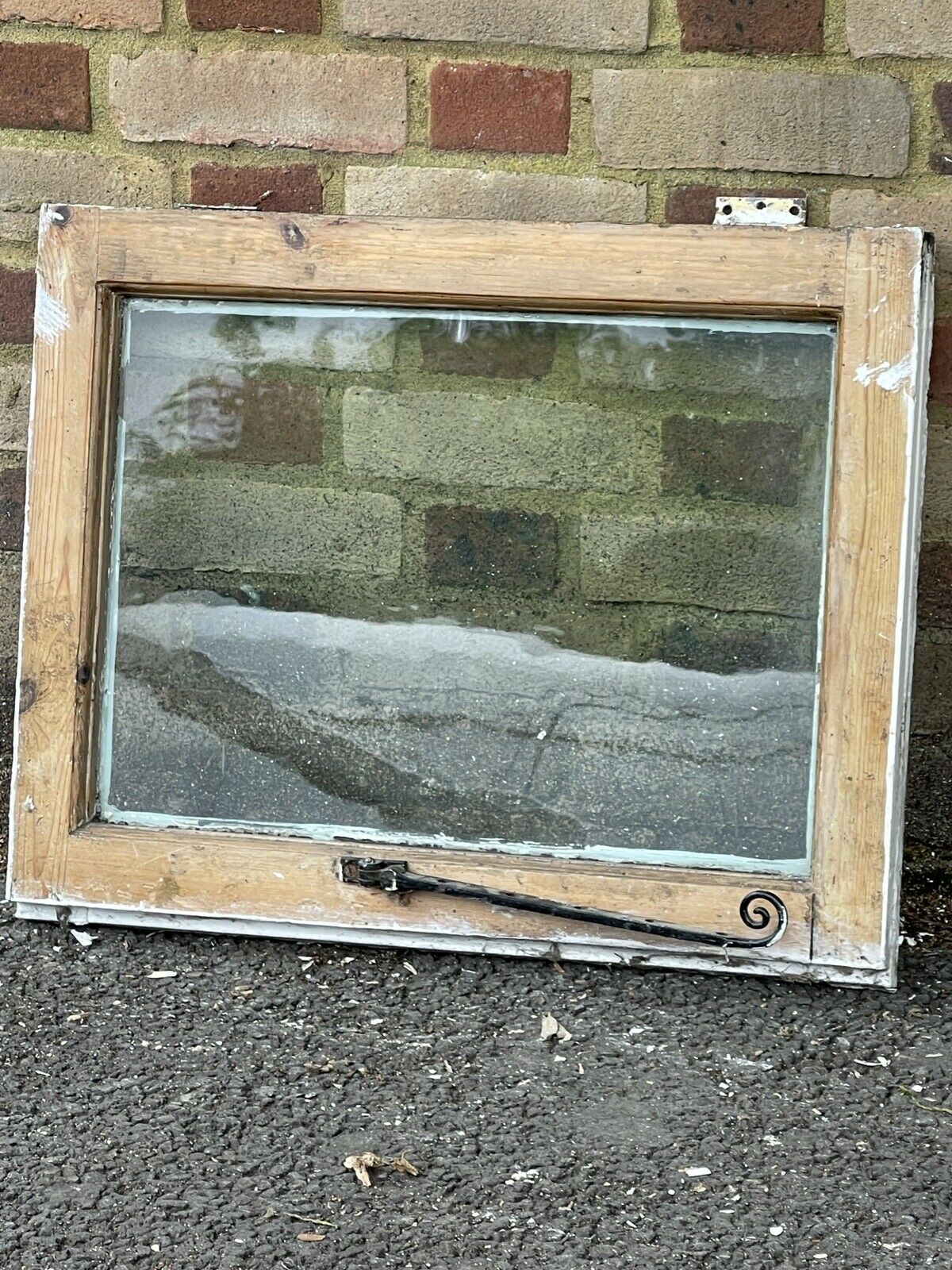 Job Lot Of Reclaimed Old Wooden Panel Sash Windows Cylinder Wavy Glass X 5